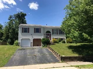952 Liberty St, Belvidere, NJ 07823