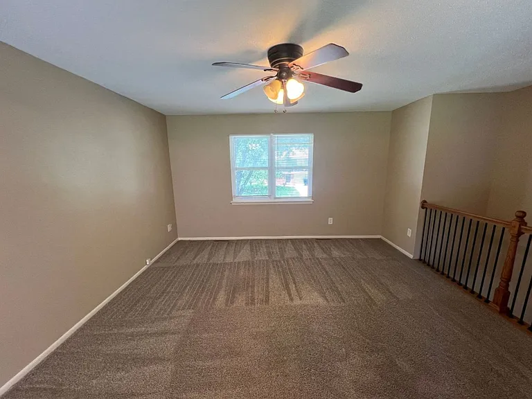 201 NE Westwind Dr #A — Photo 3