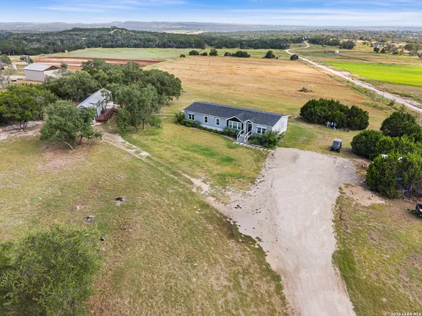 22 Cravey Rd, Boerne, TX 78006