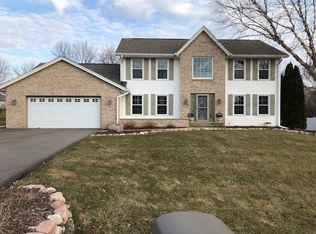 219 Woodloch Forest Dr, Rockton, IL 61072