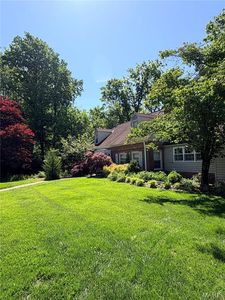 22 Oak Bend Ct, Saint Louis, MO, 63124