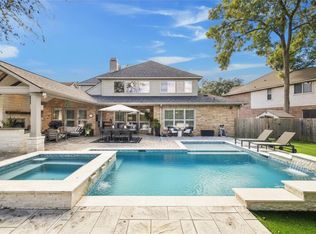 1414 Shady Valley Dr, Sugar Land, TX 77479