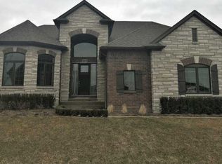 54901 Black Hills Ln, Shelby Twp, MI 48316
