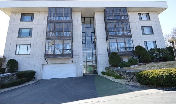 33 Spit Brook Road, APT24