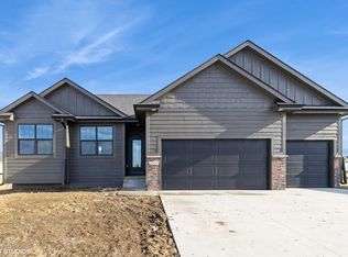 2507 NW Linwood Ct, Ankeny, IA 50023