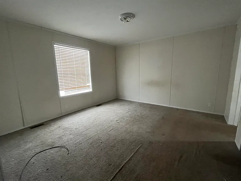 2588 E Crossway Ln — Photo 9