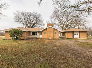 637 N Pine St, Marshfield, MO 65706