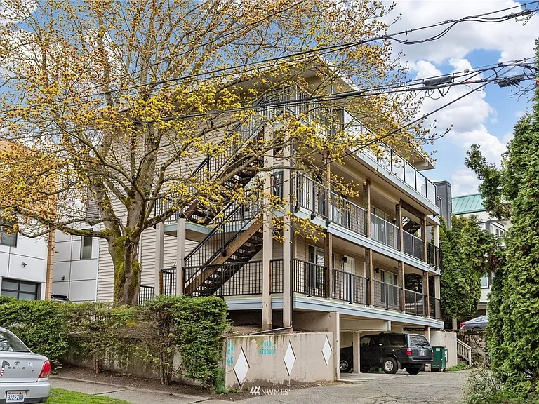 Stroud Apartments — Photo 3