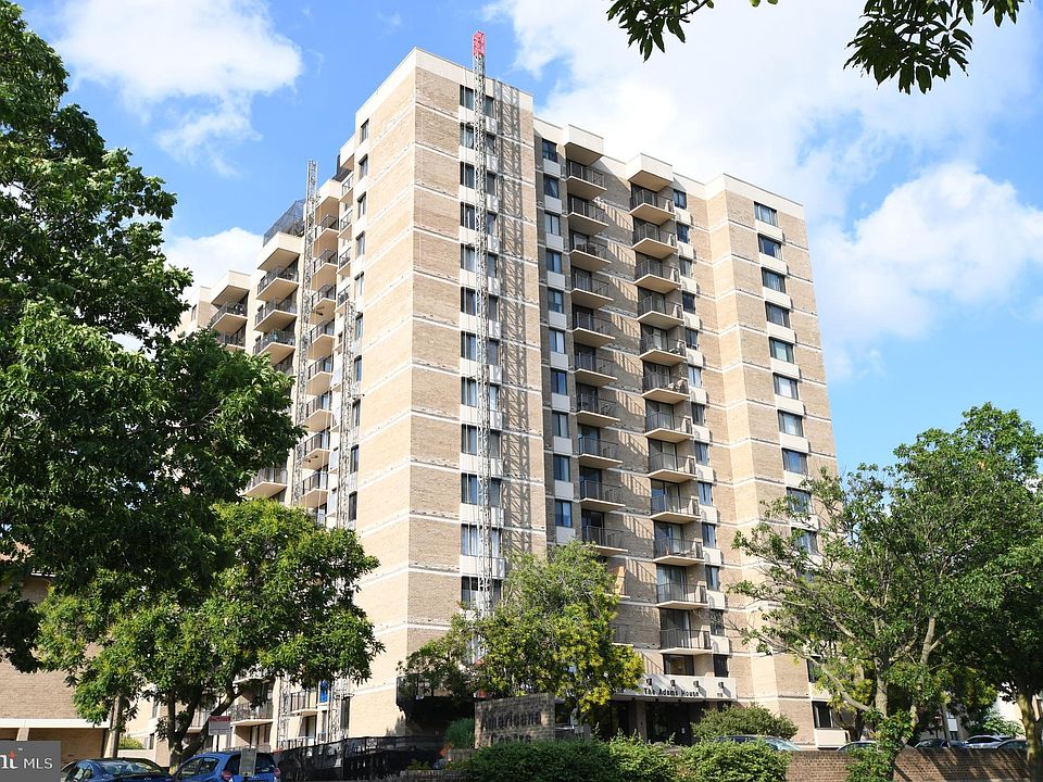 1st image of 118 Monroe St #30