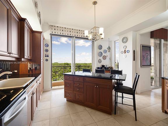 5th image of 626 Coral Way APT 701