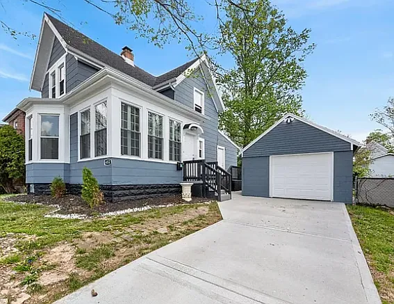 6832 Kenton Ave — Photo 2