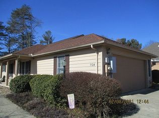 1104 Oakbridge Dr, Hurricane, WV 25526