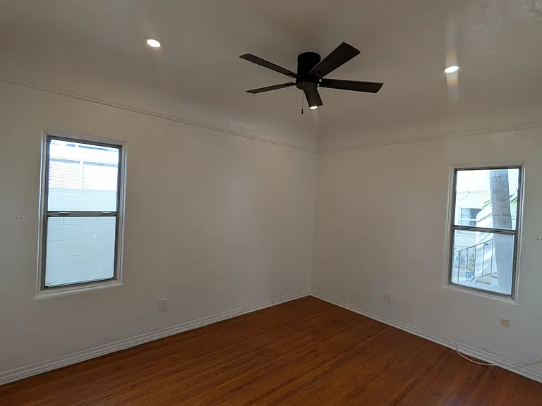222 Grand Ave #C — Photo 10
