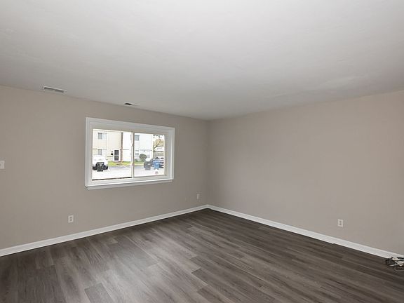 2nd image of 1284 Green Cedar Ln