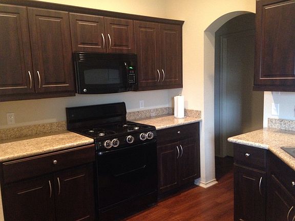 5th image of 15111 Pidmont Ln