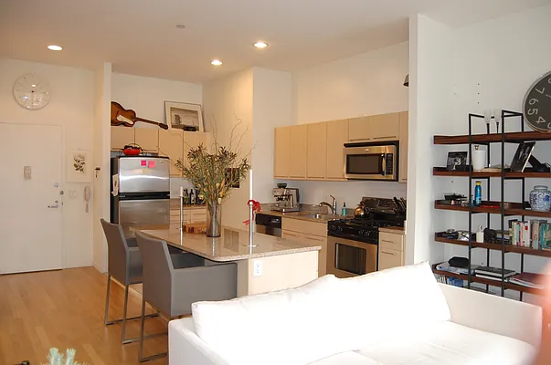 Rented by BLU Real Estate | media 37