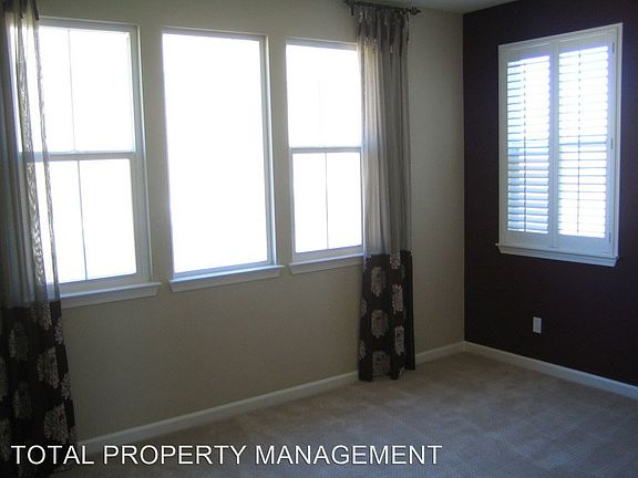 3rd image of 296 Wildhorse Ct