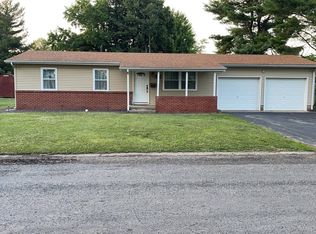 215 E Bates St, Roodhouse, IL 62082