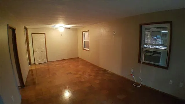 5540 Clayton Ct — Photo 3