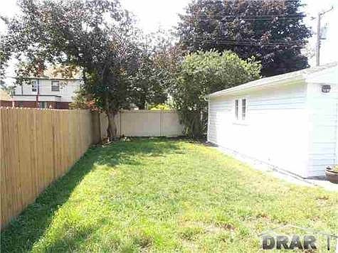 3rd image of 15089 Cleophus Ave