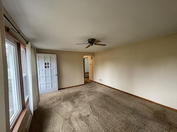 4th image of 1145 Rainbow Dr NE