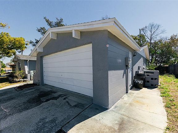 3rd image of 7740 Sagebrush Dr