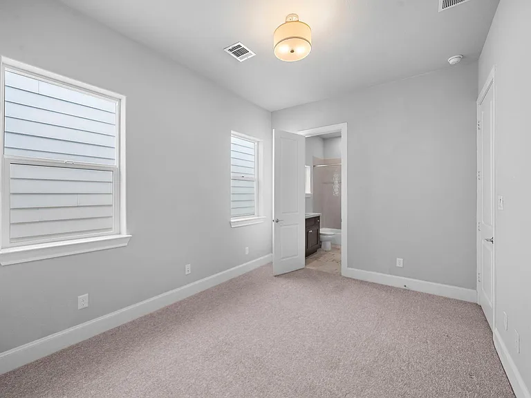 3420 W 12th St — Photo 19