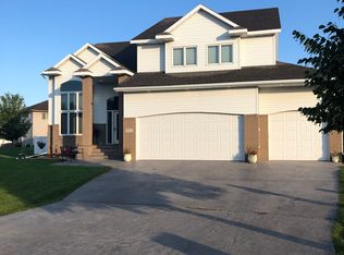 2022 Ruttan Ct, West Fargo, ND 58078