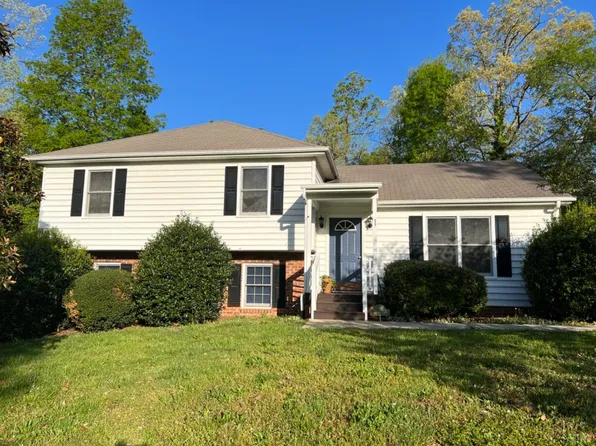 1 Lakewood Cir, Altavista, VA 24517