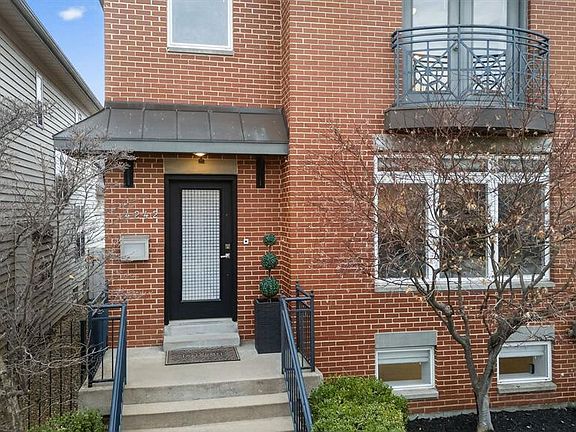 3rd image of 4242 Olive St
