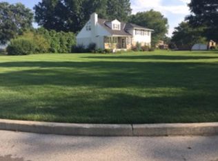 880 Crestline Dr, Blue Bell, PA 19422