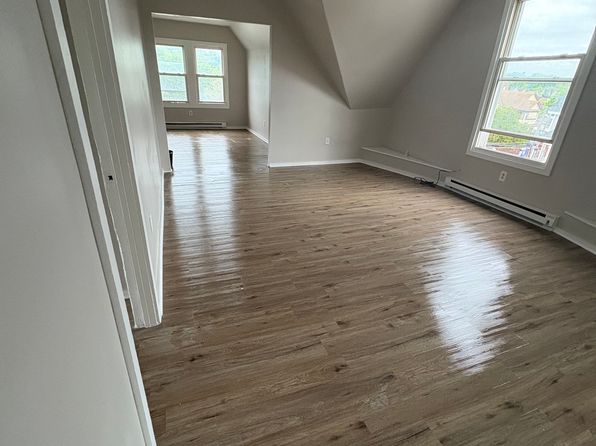 937 N Main St APT 3