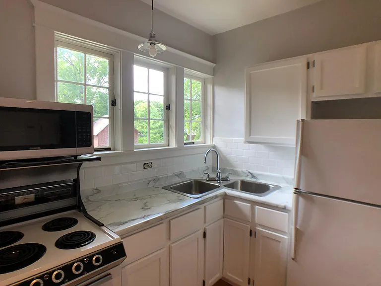441 Woodward Ave #B — Photo 16