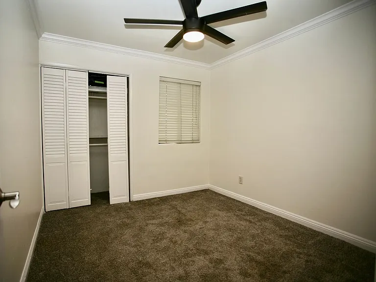 8334 Lake Ashwood Ave — Photo 13