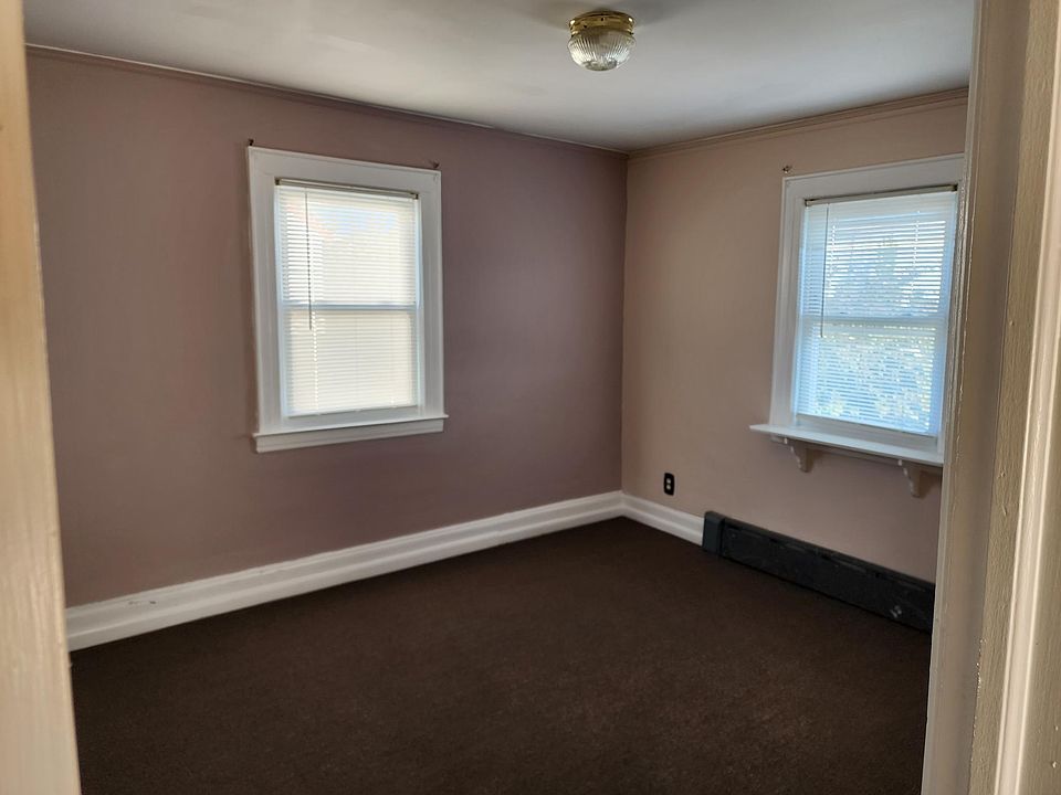 1st image of 161 Willets Ave