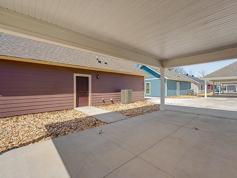 Hawthorne Grove — Photo 32