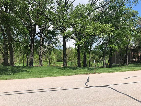 2nd image of 7 Lexington Cir
