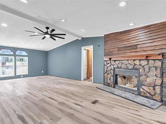 5th image of 105 Dyar Dr