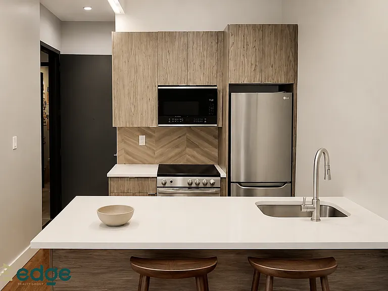 104 Linden Blvd #2D — Photo 3