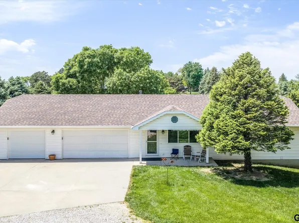 13238 Bluebird Ln, Council Bluffs, IA 51503