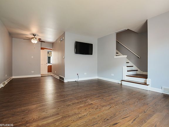 3rd image of 6230 N Cicero Ave #B