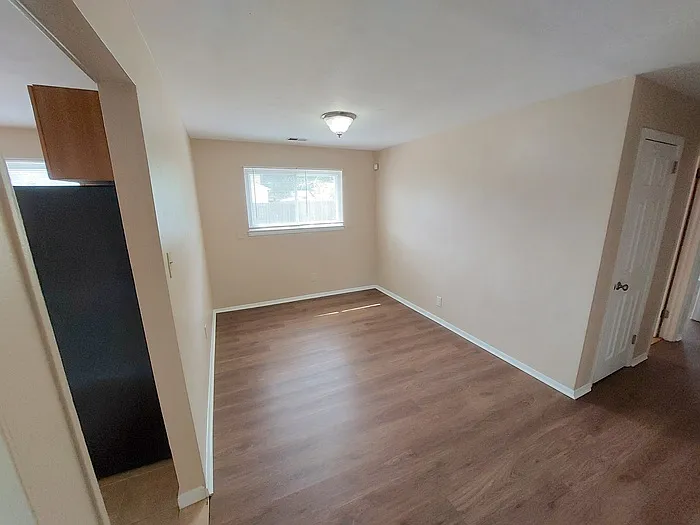329 Bernice Pl — Photo 5