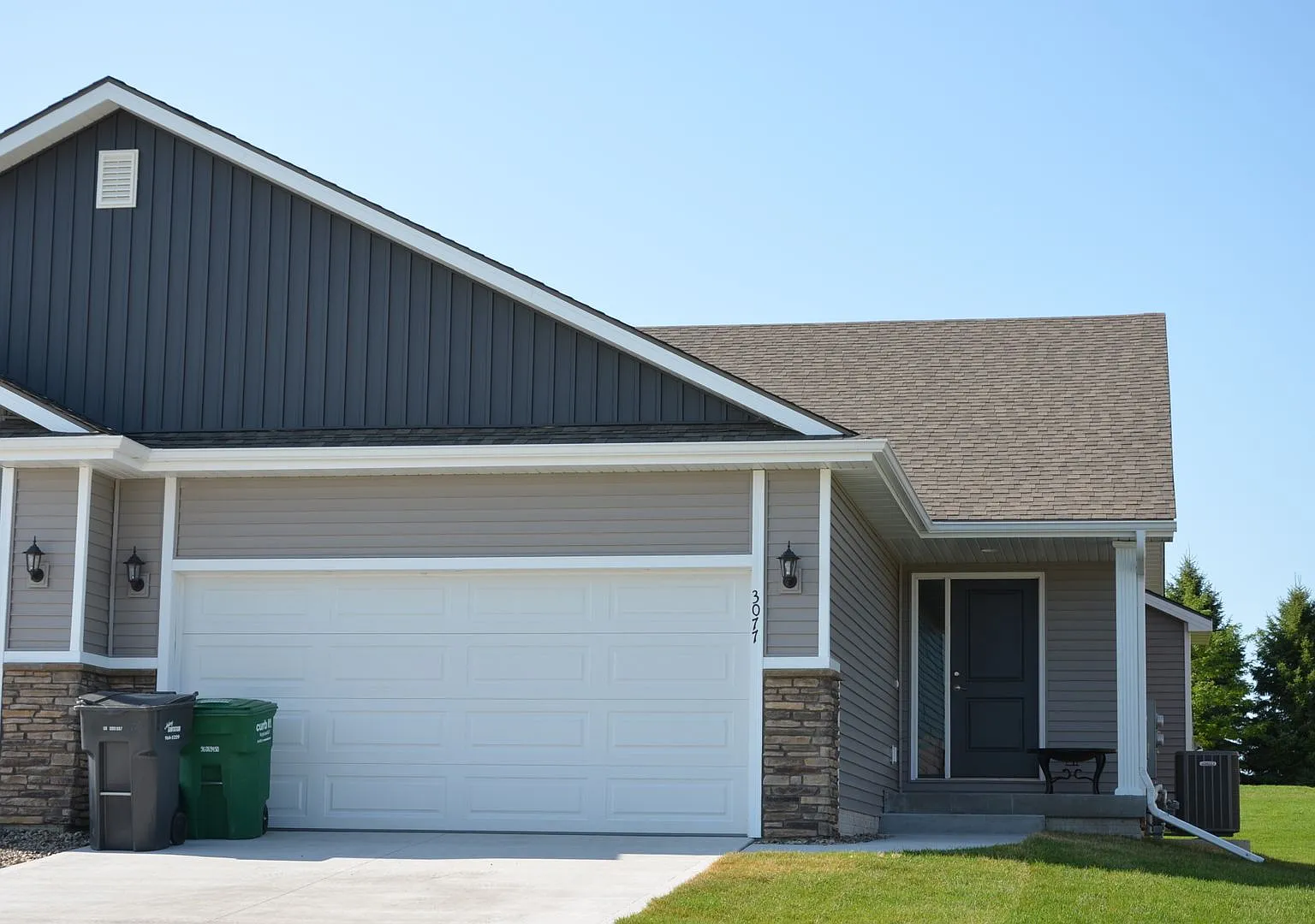 Must See! 3 bedroom, 2.5 baths in Ankeny — Photo 1