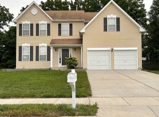 696 Fox Ln, Vineland, NJ 08360