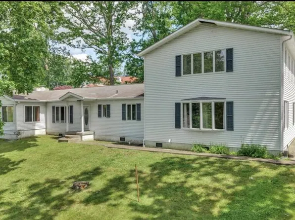 1412 Maxwell Hill Rd, Beckley, WV 25801