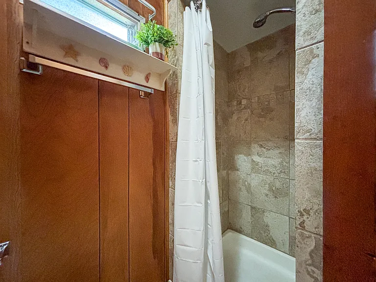 264 Greenwood St — Photo 17