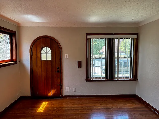 3438 Lawn Ave — Photo 4