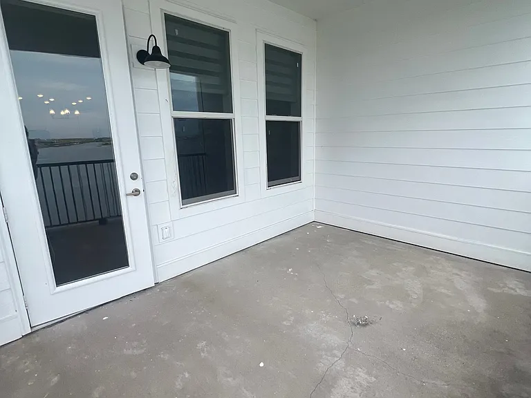 Lakeshore Condominium — Photo 19