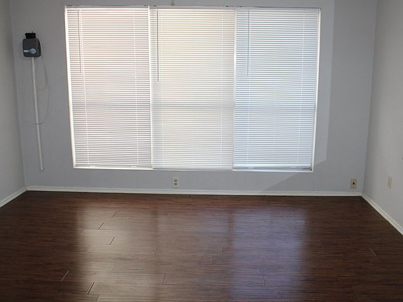 4th image of 3717 Huckleberry Dr