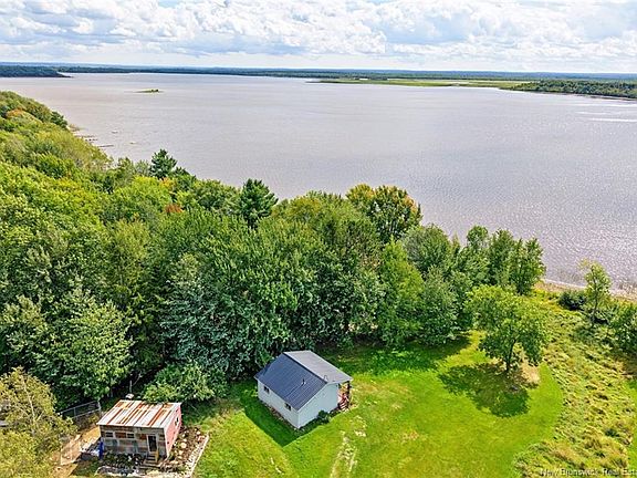 5th image of 301 Sand Point Rd